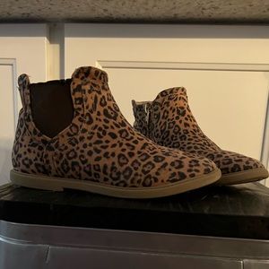 Nordstrom Tucker & Tate animal print chelsea boots - ankle boots!
